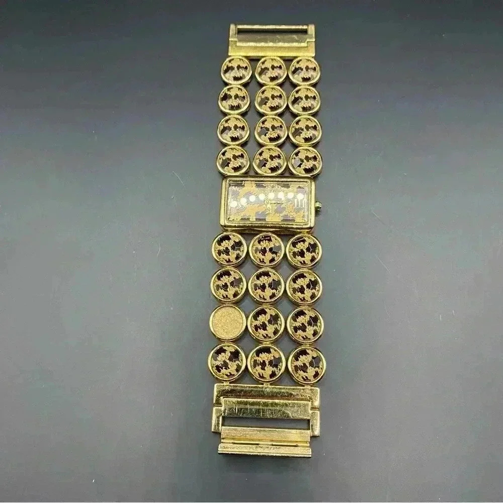 VGT Betsey Johnson Women's Wristwatch Gold-tone Stainless Steel Caseback